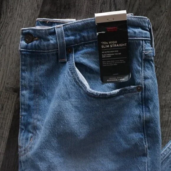NWT Levis 70's High Rise Slim Straight Leg Light Blue Wash Jeans Size 31 - Picture 6 of 12